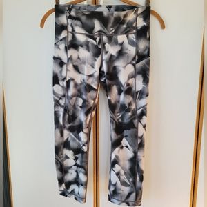 Lululemon Speed Up Crop 21" Blush Blossom Alpine White Black  4